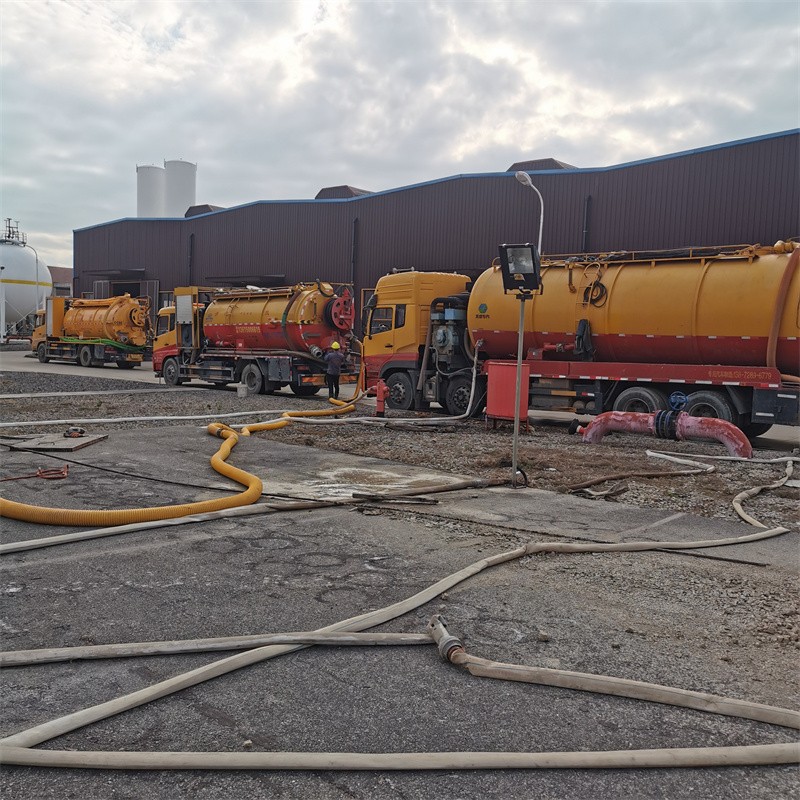 隆子污水池清理