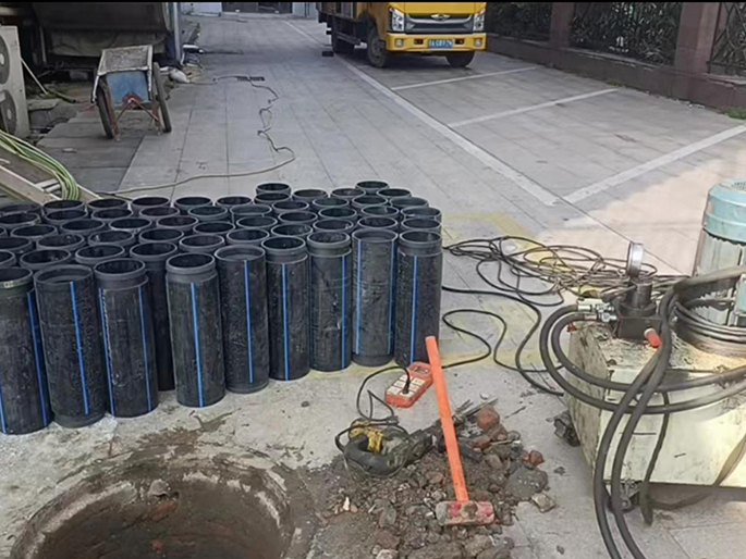 隆子PE置换管厂家 DN315置换管 非开挖管短管置换